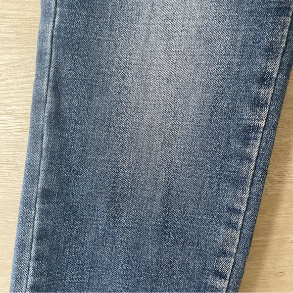 Stradivarius High-waisted Medium Blue Skinny Flower Embroidered Jeans - Picture 9 of 13